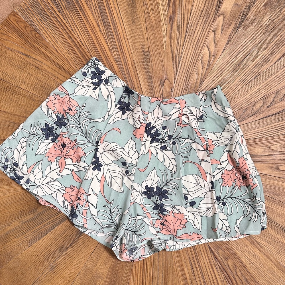 Floral Pleated Short